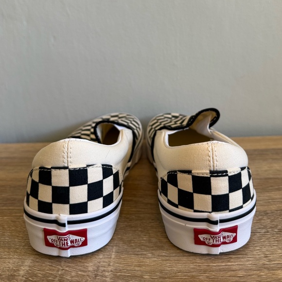 Vans Classic Slip-Ons - 10 - Picture 6 of 8